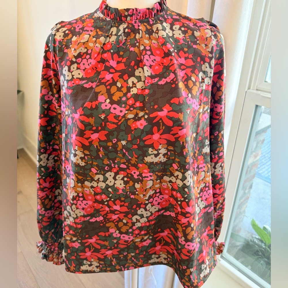 Chic Floral Women's Blouse in Pink and Red size Small